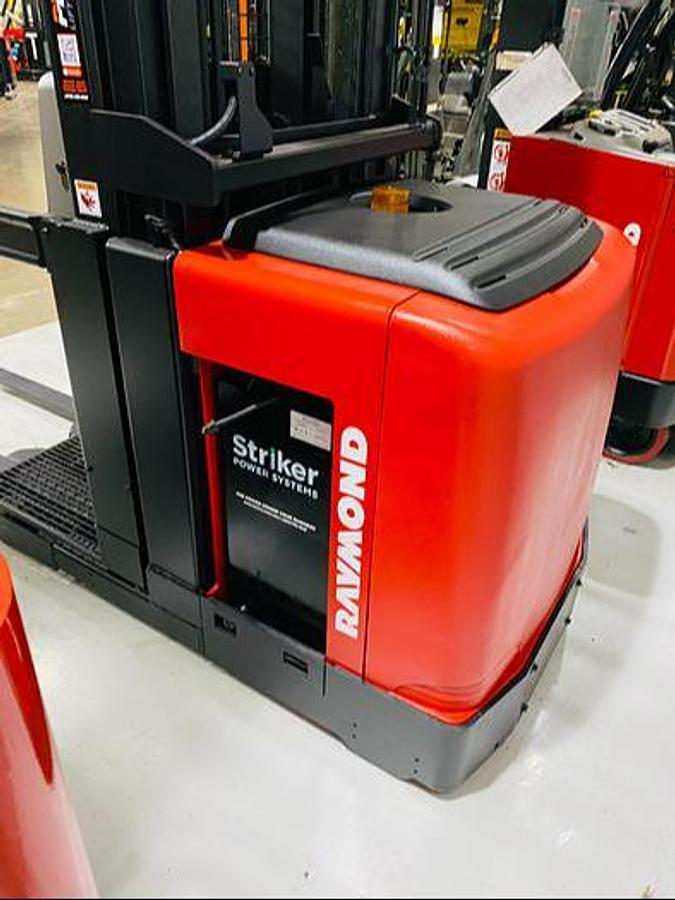 Raymond 520‑OPC30TT – freezer‑ready, triple mast – CSA Order Picker – Rentals Available