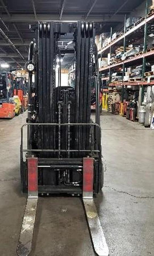 Direct front view of Raymond 4460-C40 electric forklift – CSA-certified 4,000 lb counterbalance unit with triple mast, side-shift carriage, and cushion tires – Premier Lift Equipment Brampton ON