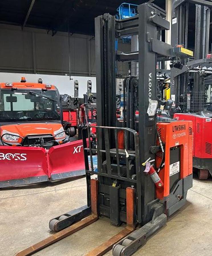 2020 Toyota 9BRU18 reach truck – front angle showing mast and carriage