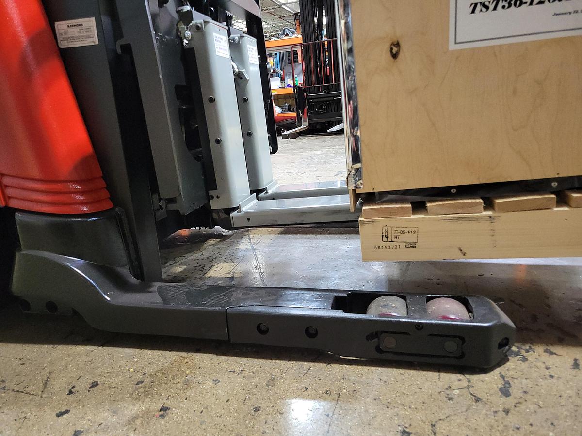 non mark poly load wheels with charger on skid 