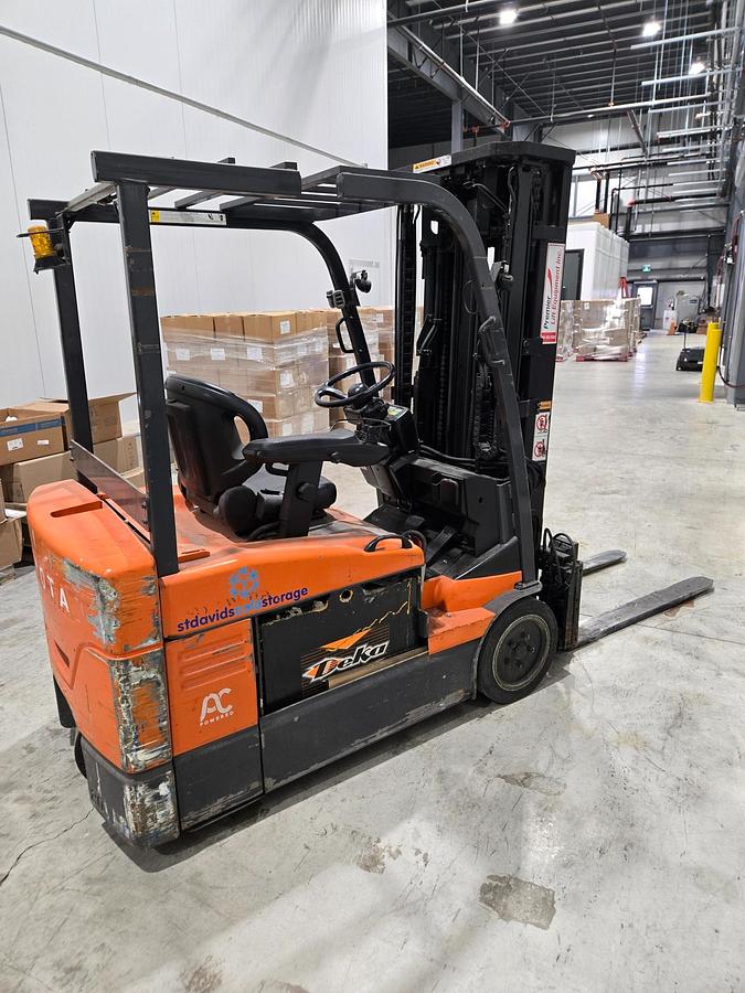 Used 2014 Toyota 7FBEU20 | 3 Wheel Electric Forklift | Quad Mast | 4,000 lb