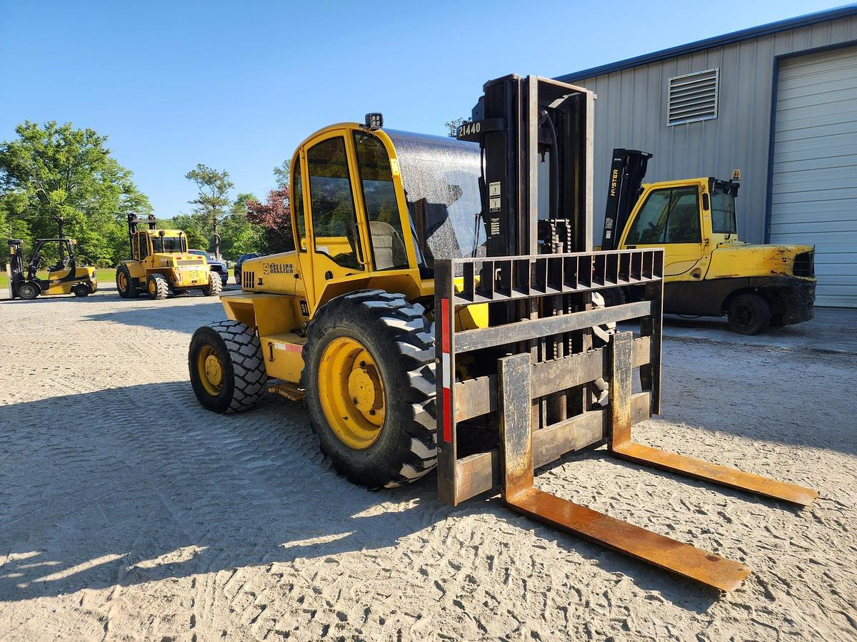 Sellick S100 – front angle view – SEE-THRU® mast, cab windshield, air pneumatic tires – CSA-certified diesel forklift – Brampton ON