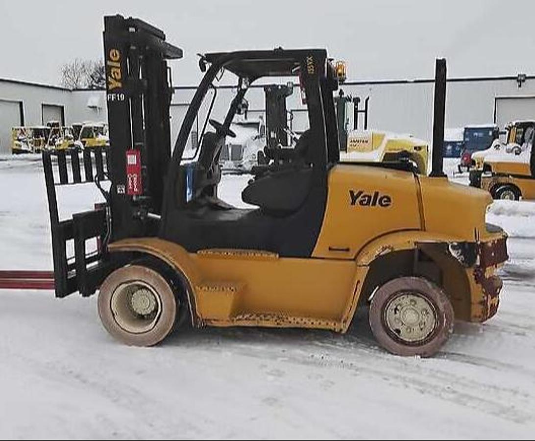 CSA-certified propane forklift | 15,500 lb | dual pneumatic tires | clamp-ready | PSI engine | outdoor spec | Premier Lift Brampton ON
