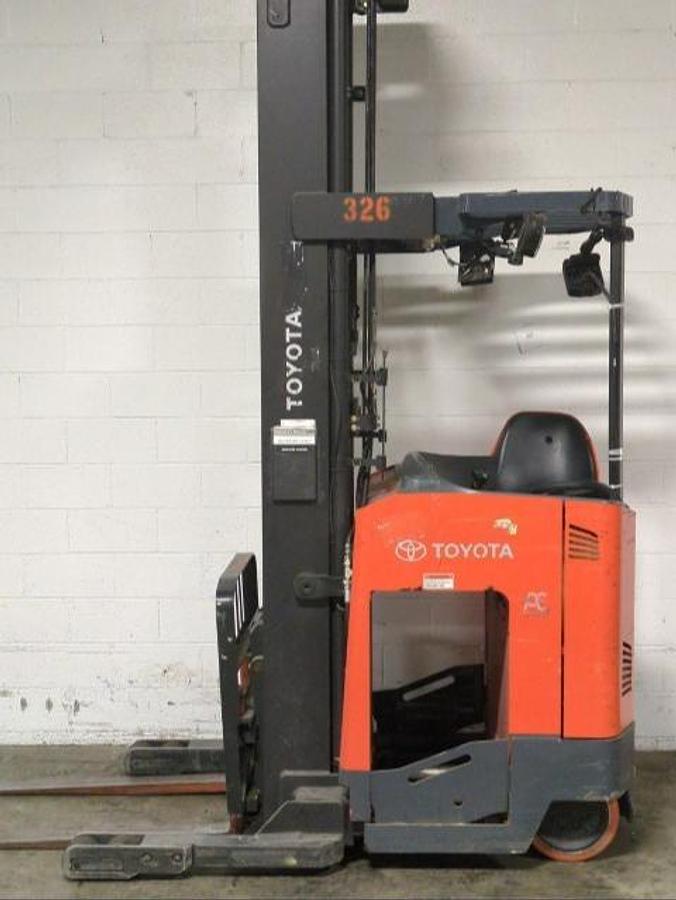Refurbished 2018 Toyota 9BRU23 single reach forklift 301 inch mast