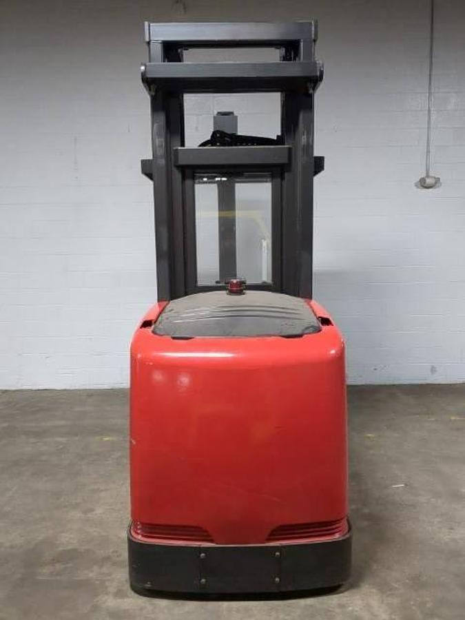 Raymond 960-CSR30T – rear view – counterweight, chassis, and turret swing reach – CSA/MOL certified turret forklift – Brampton ON