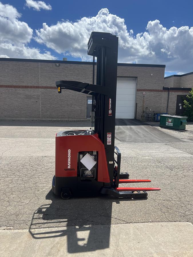 Refurbished Raymond 740-R45TT | 4,500 lb | 280" Triple Mast