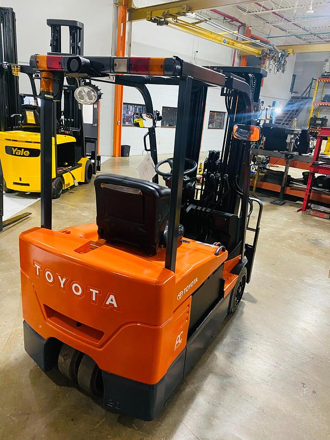Toyota 7FBEU20 – rear angle view – counterweight, overhead guard, and operator seat – CSA certified 3-wheel electric forklift – Brampton ON