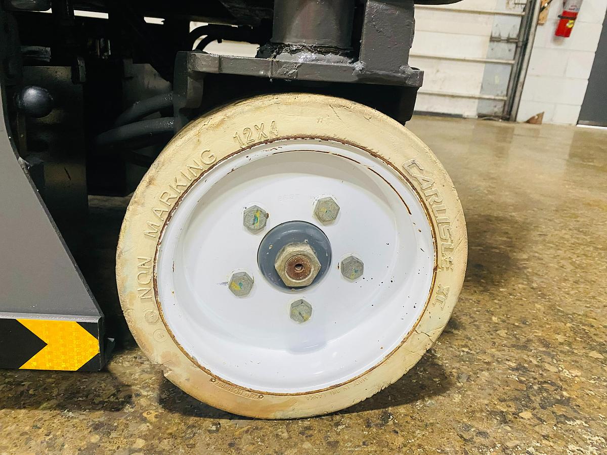 Skyjack SJIII 3219 – right front steer tire – solid non-marking slab type – CSA/MOL certified – Brampton ON