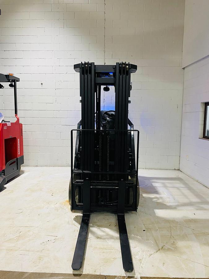 front view of mast, load backrest, forks and side shift