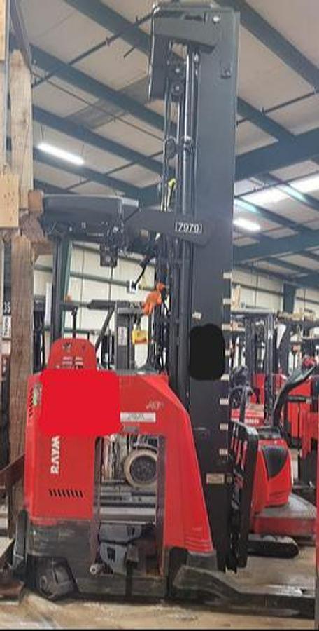 Raymond 750-R45TT CSA reach truck fleet Brampton 4500 lb 321” triple mast side shift single reach battery extra freezer-ready export vertical racking