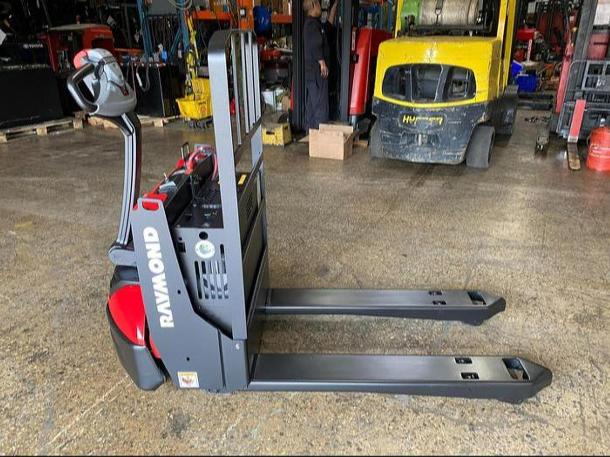 Sold-Raymond-8210-CSA-Electric-Walkie-Pallet-Jack-4,500lb-27x45-Forks-BramptonON