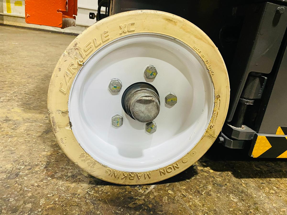 Skyjack SJIII 3219 – left rear cushion tire – solid non-marking rubber – CSA/MOL certified – Brampton ON