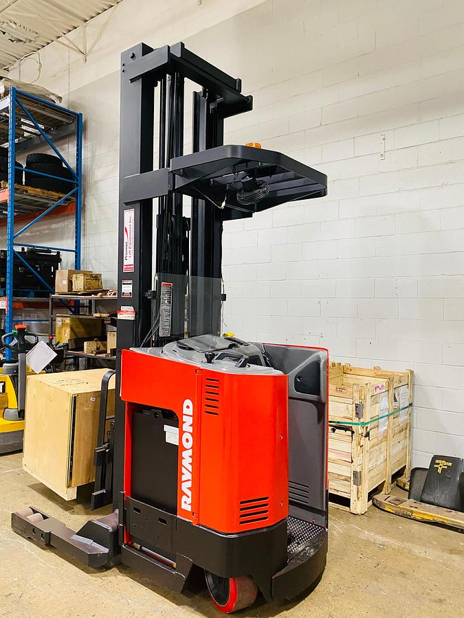 Opposite Rear view showing counterweight and mounted safety lighting