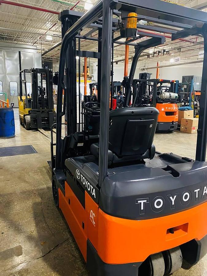 Toyota 8FBE20U – rear angle from opposite side – UL/EE rated – CSA certified electric forklift – Brampton ON