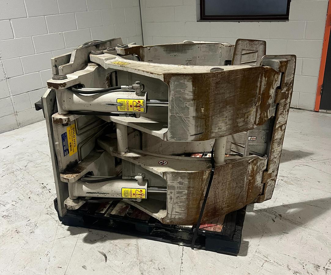 alt="Side view of Cascade 90F‑RCS‑254 paper roll clamp with 60-inch opening and heavy-duty frame"