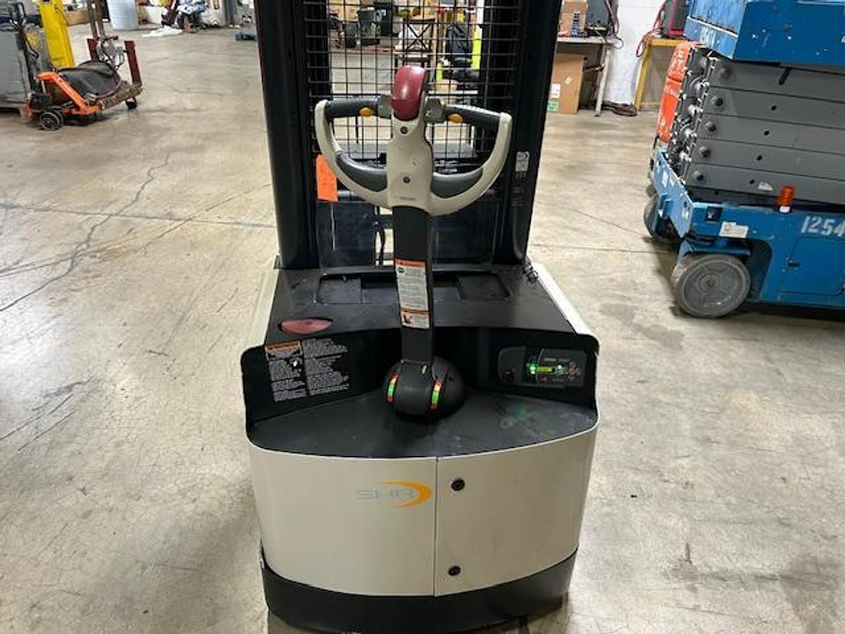 Crown SHR5540-35 – operator handle – ergonomic tiller, brake tag, and safety decals – CSA walkie reach stacker – Brampton ON