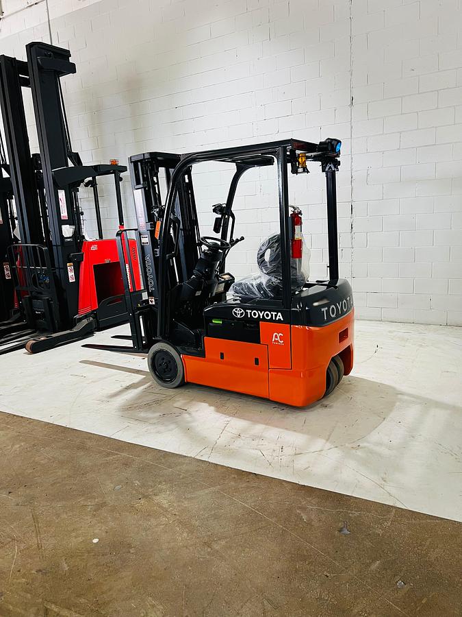 Toyota 8FBE20U – rear corner view – CSA/MOL certified – 4,000 lb electric forklift – Brampton ON