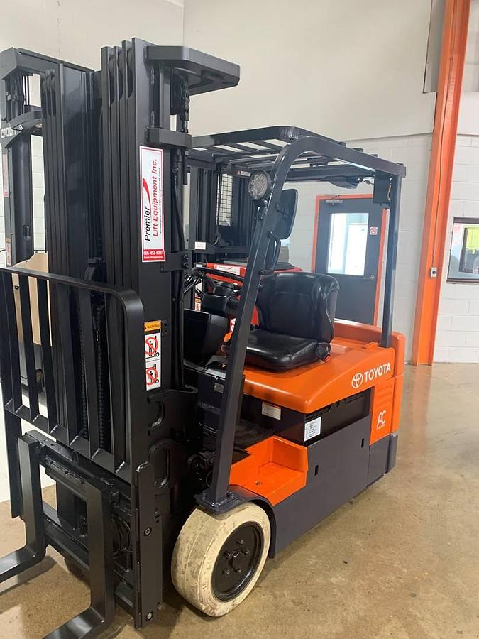 Toyota 7FBEU18 – quad mast side angle – 258” lift height – CSA certified electric forklift – Brampton ON
