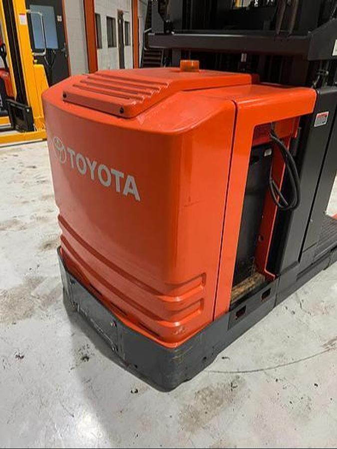 Rear view of Budget Toyota 7BPUE15 order picker showing chassis and rear frame.