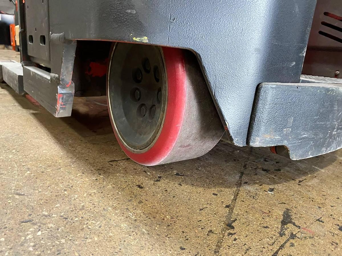 non mark poly load wheel