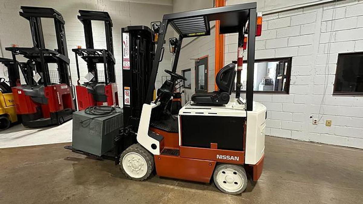 Nissan CWP02L25S CSA electric forklift Brampton 5000 lb 240” quad mast 2-way hydraulics 48V battery optional indoor export