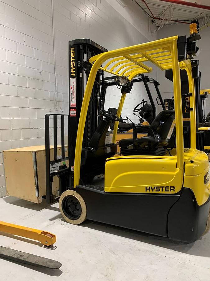 Hyster J40XNT electric forklift CSA certified Mississauga |
