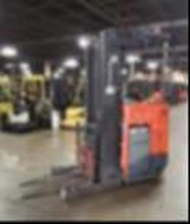 oyota 9BRU23 CSA single reach truck Mississauga 4500 lb 211” lift