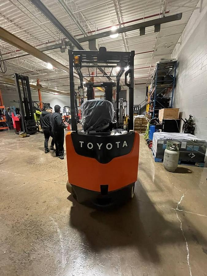 Toyota 8FBCU30 – rear view – counterweight, overhead guard, and operator seat – CSA certified 4-wheel electric forklift – Brampton ON