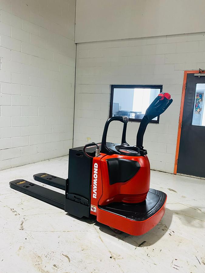 Raymond 8410 – rear angle from left side – chassis, platform, and control housing – CSA/MOL certified electric rider pallet jack – Brampton ON