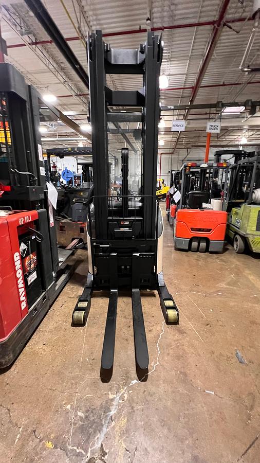 Front view of Mast, Carriage, Load Backrest, Side Shift, and Straddle Legs