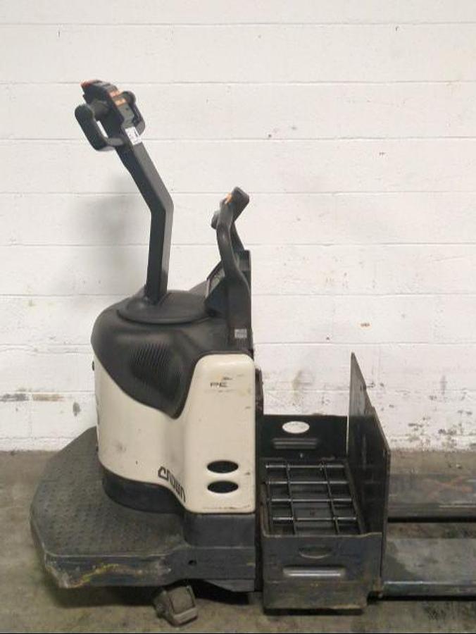 “2012 Crown PE4500‑80 side view – 96‑inch forks – 8,000 lb end rider pallet truck”