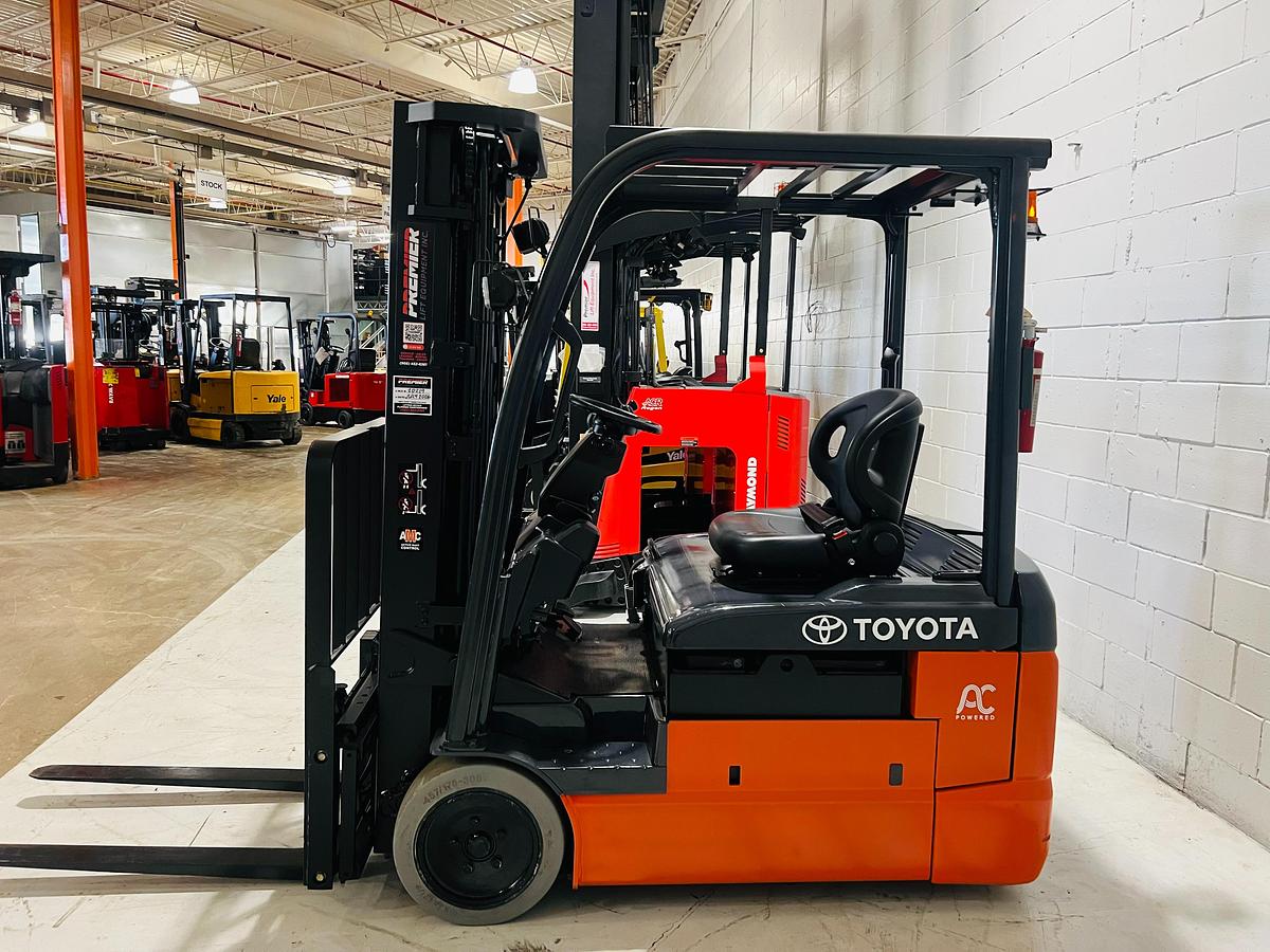 Opposite side view of 2018 Toyota 8FBE20U with side shift and 42" forks