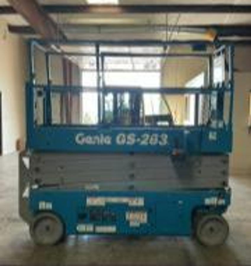 Refurbished 2023 Genie GS-2632 electric scissor lift side profile