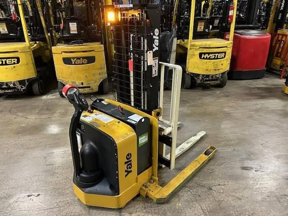 2013 Yale MSW040-E Electric Walkie Stacker | Side Shift | CSA Certified | Brampton ON | Export Ready