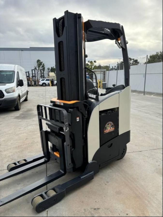 Crown RM6025-45 CSA single reach truck Mississauga 4500 lb 192” lift