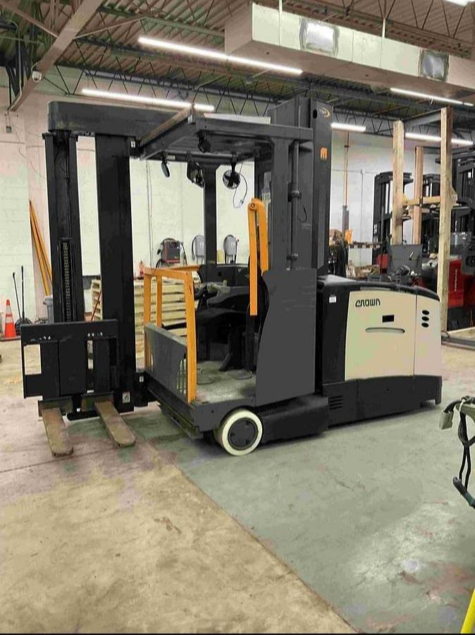 2020 Crown TSP6500-33 CSA turret forklift Brampton 3300 lb 231” monolift mast wire guidance lithium compatible export-certified battery extra