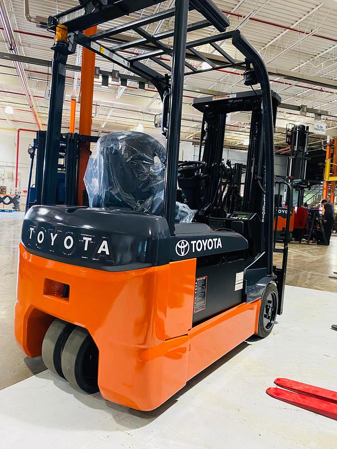 Toyota 8FBE20U – angled rear to side view – CSA/MOL certified electric forklift – UL/EE fire-safe option – Brampton ON