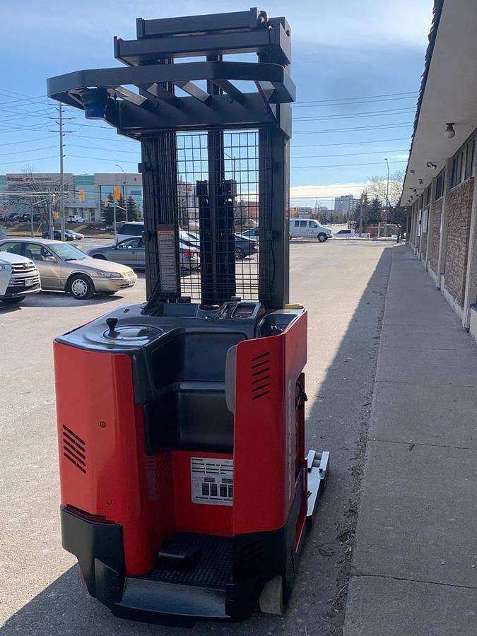 Back angled side view showing counterweight and rear lights