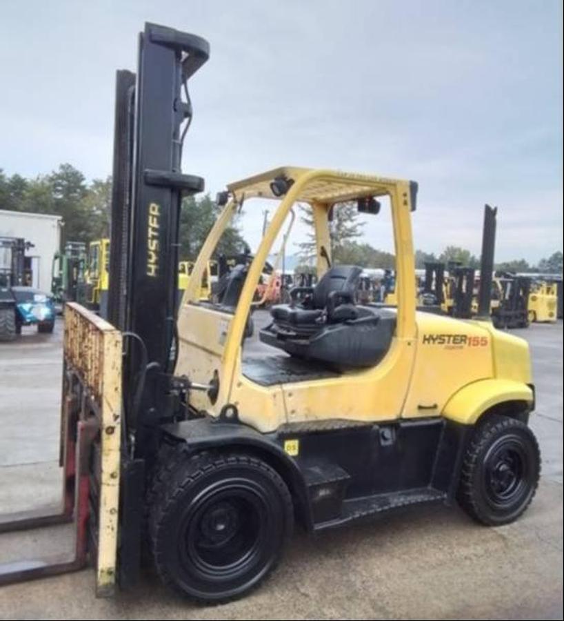 CSA-certified diesel forklift | 15,500 lb | fork positioner | pneumatic tires | refurbished | outdoor spec | Premier Lift Brampton ON