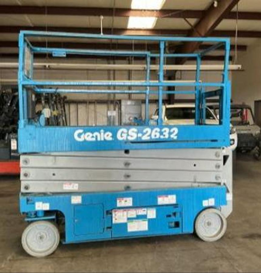 2023 Genie GS-2632 scissor lift side profile with new guardrails