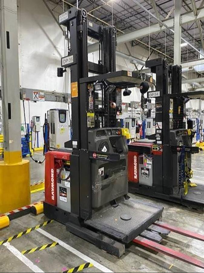 Raymond 540-OPC30TT WG – full side profile – picker platform and triple mast – CSA/MOL certified electric order picker – Brampton ON