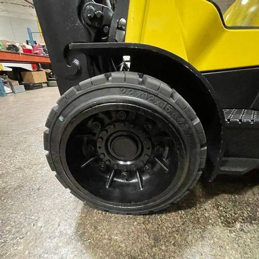 Hyster S120FTPRS – left-side cushion traction tire – clamp-ready propane forklift – CSA certified – Brampton ON
