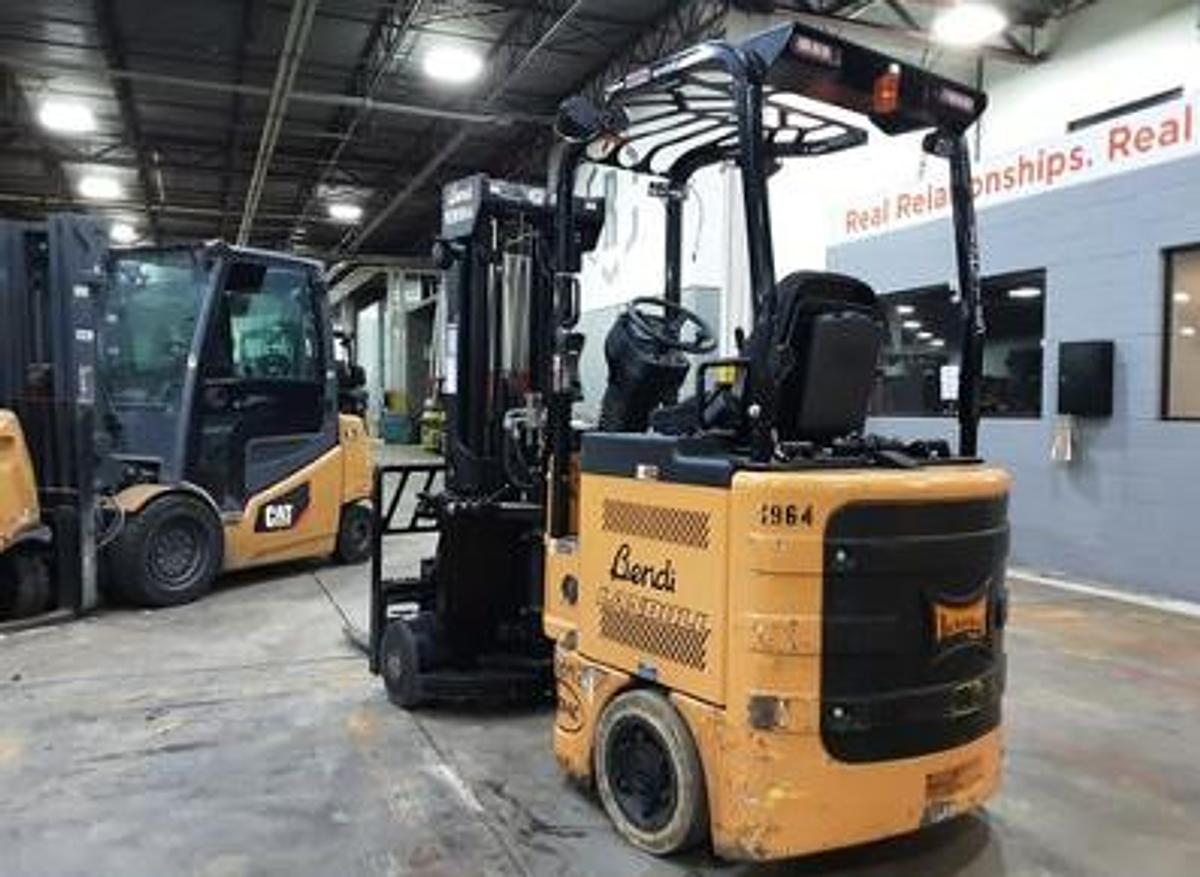 Refurbished 2019 Bendi B30/42AC180D – CSA‑Certified Articulated Narrow‑Aisle Forklift | 3,000 lb | 198” Triple Mast | 48V Electric | Brampton ON