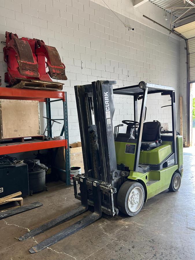 “Clark CC25 propane forklift front side angle – mast, forks, sideshift carriage, cushion tire LPG forklift – Brampton ON”