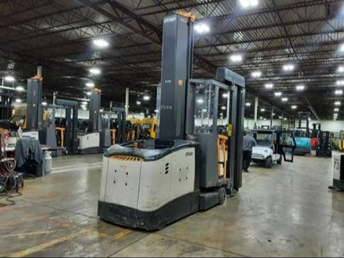 Crown TSP6500-33 – rear angle view – counterweight, battery compartment, and CSA safety decals – turret forklift – Brampton ON