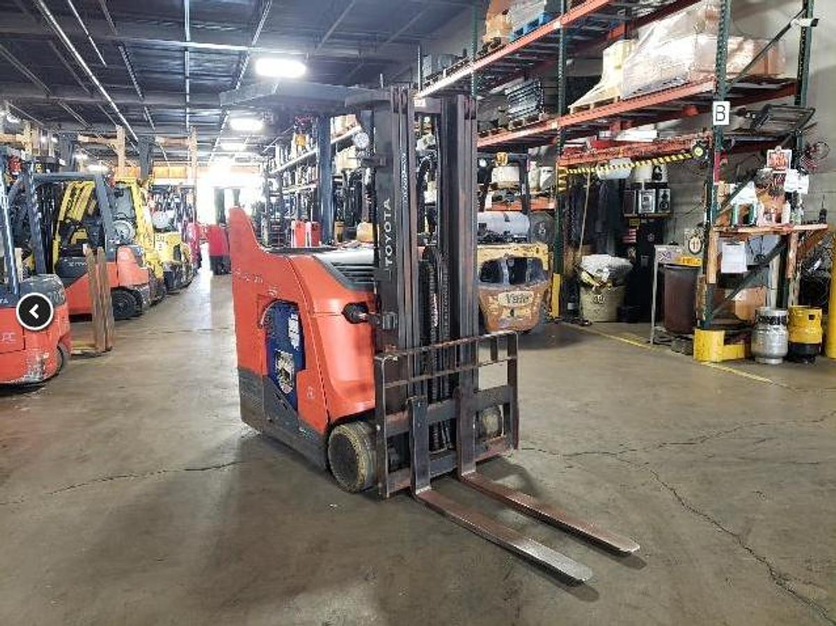 Refurbished 2020 Toyota 8BNCU15 | Stand‑Up Counterbalance | 3,000 lb | 83/189" TSU Mast | 36V Electric | Side‑Shift | CSA Certified | Brampton ON