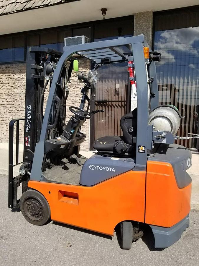 2019 Toyota 8FGCSU20 CSA propane forklift Brampton 4000 lb 189” triple mast side shift cushion tires short wheelbase indoor warehouse export-ready