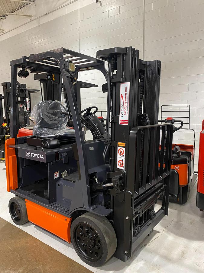 2016 Toyota 8FBCHU25 electric forklift – front‑side angle view without forks – 5,000 lb capacity – 189 inch lift – 48V electric forklift