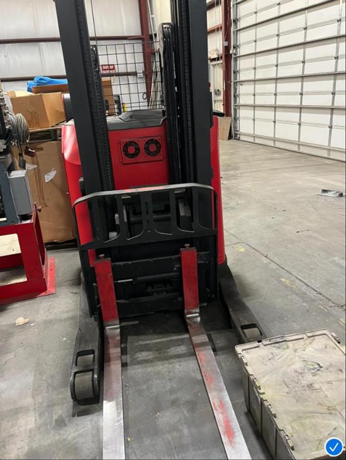 2016 Raymond 750R35TT reach truck front view 95 211 mast 3500 lb capacity