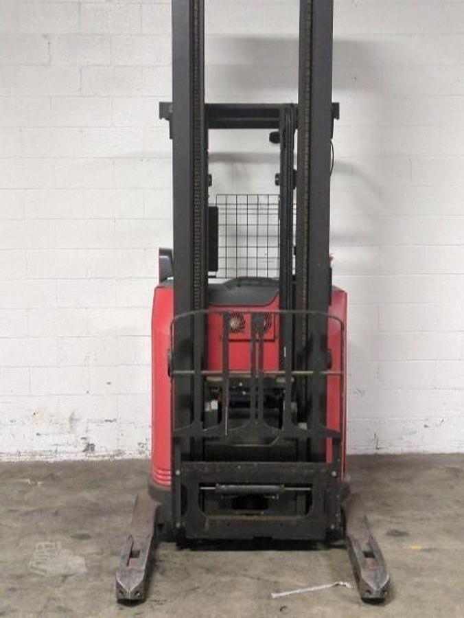 Front angled view showing mast rails and wide baseleg profile